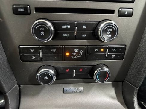 Used 2012 Ford Mustang GT Premium w/ HID Headlamps & Security Pkg RWD image 18