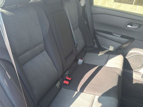 Used 2025 Nissan Rogue SV FWD image 27