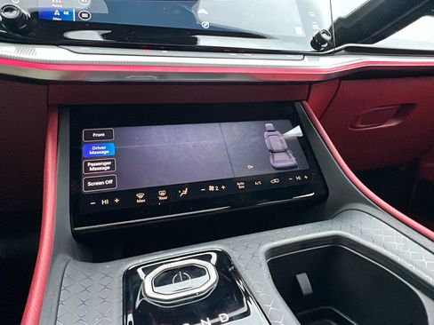 Used 2024 Jeep Wagoneer Launch Edition image 34