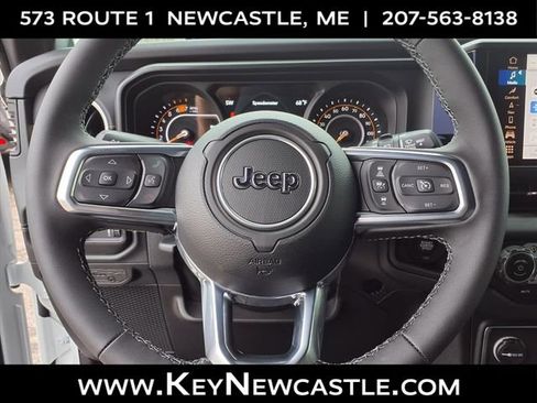 New 2025 Jeep Wrangler Unlimited Sahara AWD/4WD image 10