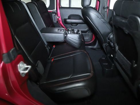 Used 2024 Jeep Wrangler Unlimited Rubicon AWD/4WD image 32