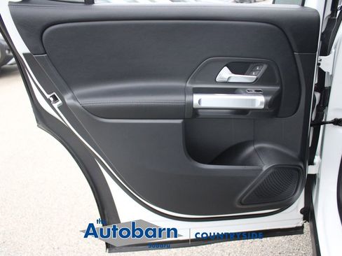 Used 2023 Mercedes-Benz GLB 250 4MATIC w/ Premium Package image 22