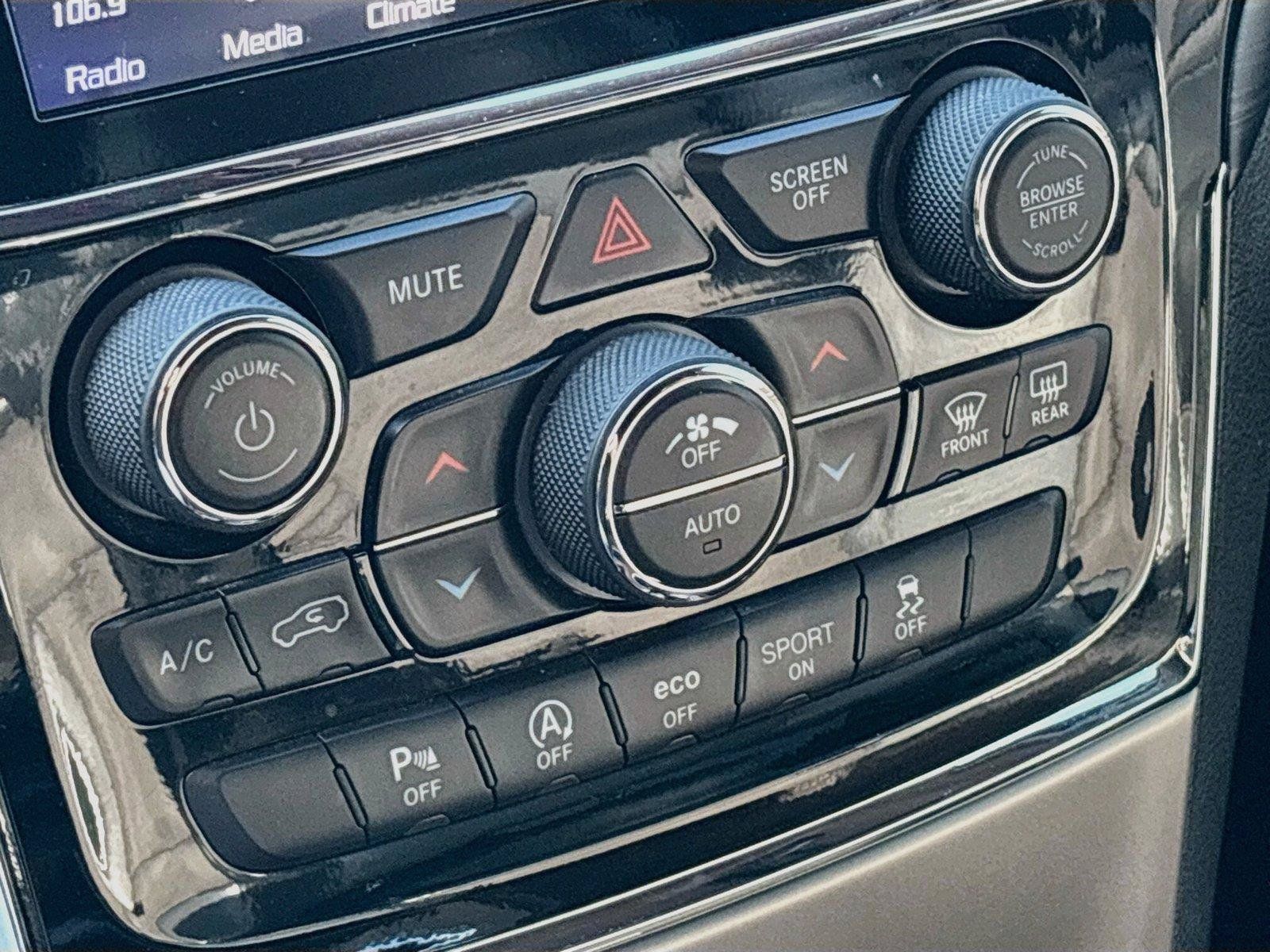 Used 2019 Jeep Grand Cherokee Altitude AWD/4WD image 9