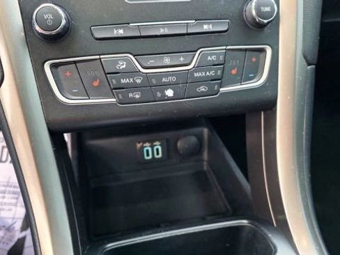 Used 2019 Ford Fusion SEL image 16