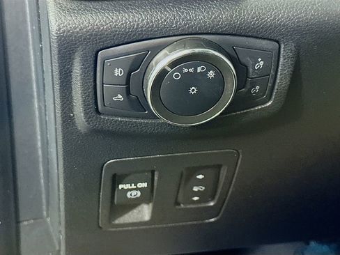 Used 2020 Ford F150 Lariat RWD image 21