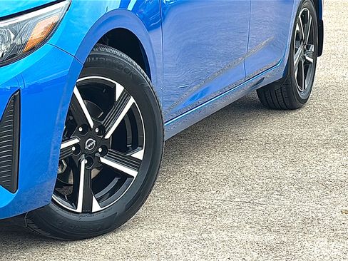 Certified 2025 Nissan Sentra SV image 3