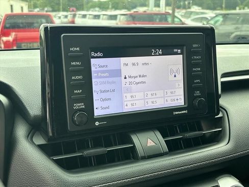 Used 2021 Toyota RAV4 LE AWD/4WD image 5