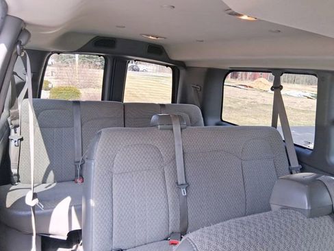 Used 2016 GMC Savana 2500 LT w/ LT Preferred Equipment Group image 11