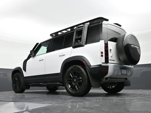 Used 2023 Land Rover Defender 110 S AWD/4WD image 22