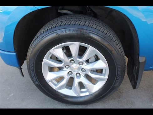 Used 2022 Chevrolet Silverado 1500 Custom w/ LPO, Dark Essentials Package AWD/4WD image 12