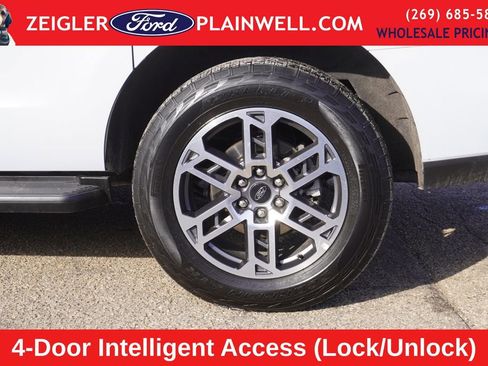 Used 2025 Ford Expedition Max Active image 9