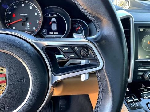Used 2016 Porsche Cayenne image 21