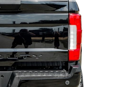 Used 2019 Ford F250 Lariat w/ Lariat Ultimate Package AWD/4WD image 51