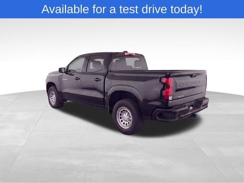 Used 2023 Chevrolet Colorado W/T RWD image 3