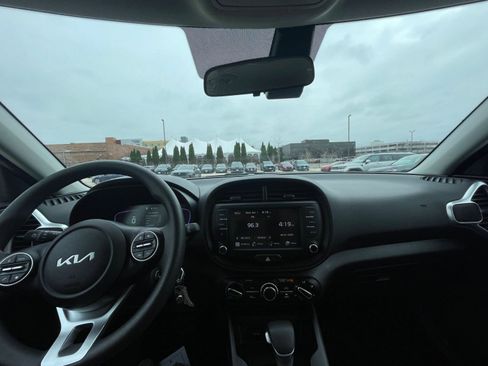 Used 2025 Kia Soul LX w/ LX Technology Package image 31
