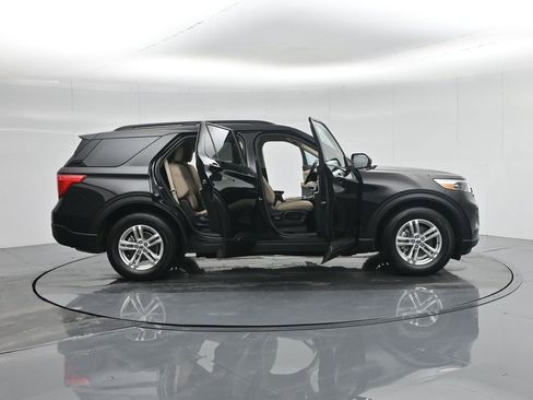 Used 2022 Ford Explorer XLT image 5