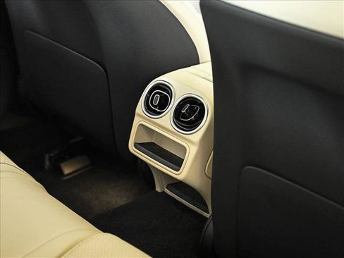 Used 2023 Mercedes-Benz C 300 4MATIC Sedan image 19