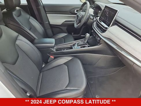 Used 2024 Jeep Compass Latitude AWD/4WD image 22