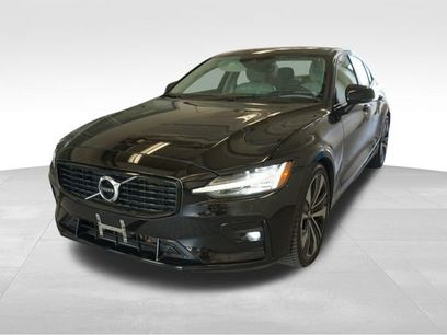 Used 2022 Volvo S60 B5 Momentum w/ Premium Package