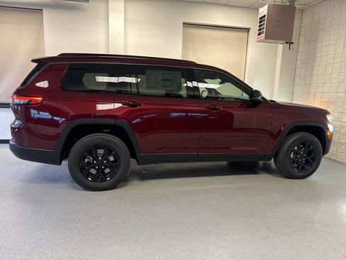 New 2026 Jeep Grand Cherokee L 4WD image 22