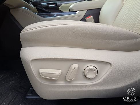 Used 2022 Toyota Highlander Limited image 10