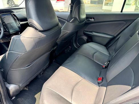 Used 2022 Toyota Prius Prime XLE image 11