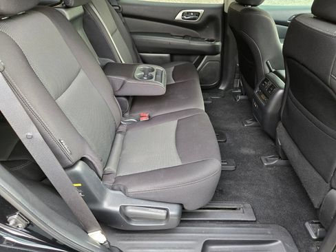 Used 2020 Nissan Pathfinder S AWD/4WD image 18