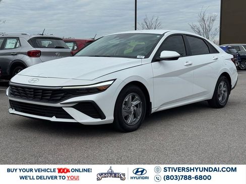 Certified 2024 Hyundai Elantra SE image 8