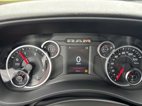 New 2026 RAM 2500 Tradesman AWD/4WD image 28