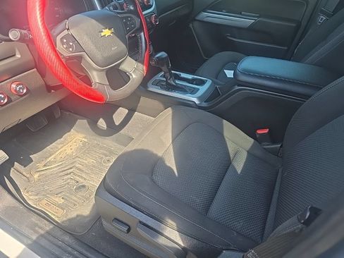 Used 2019 Chevrolet Colorado LT w/ Redline Special Edition AWD/4WD image 12