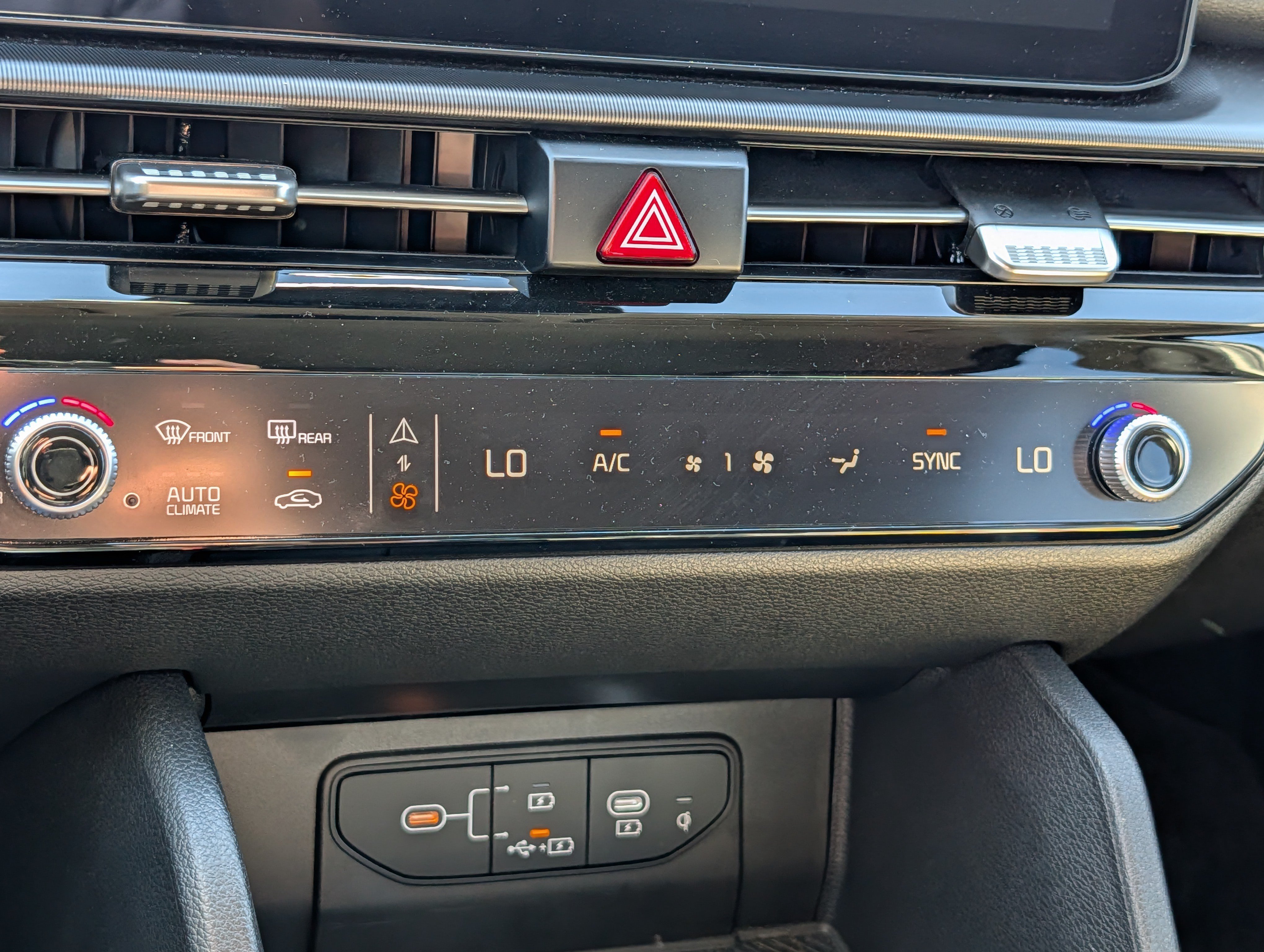 Certified 2026 Kia Sportage EX FWD image 23