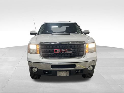 Used 2011 GMC Sierra 2500 SLT w/ Suspension Package, Off-Road AWD/4WD image 3
