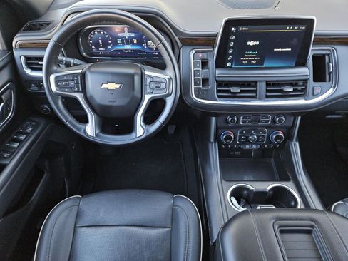Used 2023 Chevrolet Suburban Premier image 11