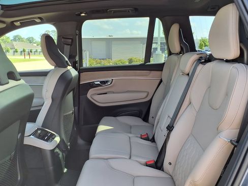 New 2026 Volvo XC90 T8 Plus w/ Protection Package Premier AWD/4WD image 15
