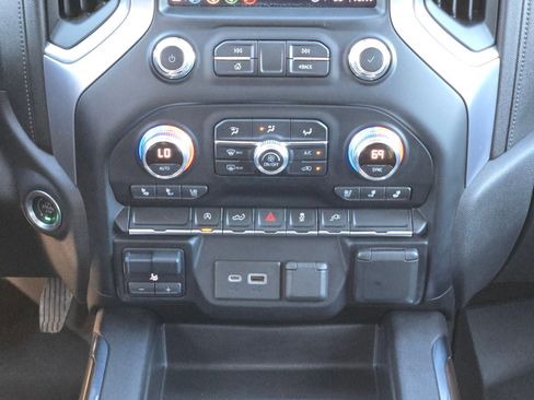 Used 2022 GMC Sierra 1500 SLT image 17