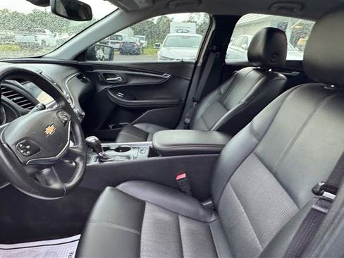 Used 2016 Chevrolet Impala LT w/ Convenience Package FWD image 32