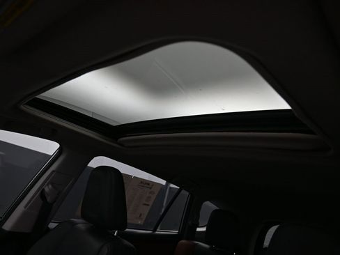 Used 2015 Toyota RAV4 Limited image 27