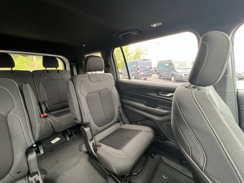New 2026 Jeep Grand Cherokee L 4WD image 15