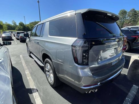 Used 2025 Chevrolet Suburban Premier RWD image 4