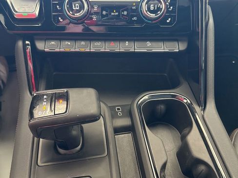 Used 2025 GMC Sierra 1500 AT4 w/ AT4 Premium Package AWD/4WD image 19