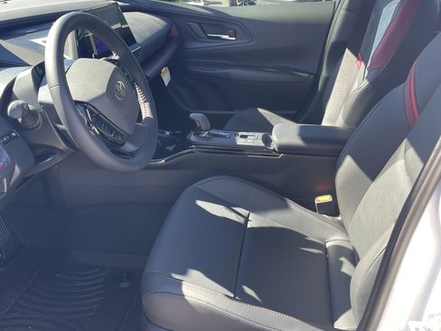 New 2026 Toyota Prius Plug-In Hybrid FWD image 19
