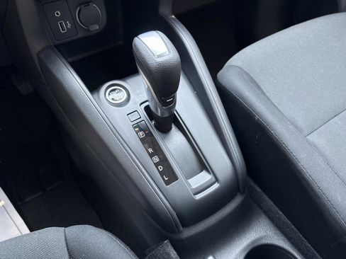 Used 2025 Nissan Kicks Play S FWD image 10