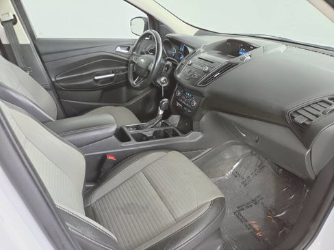 Used 2018 Ford Escape SE w/ SE Sport Appearance Package FWD image 31