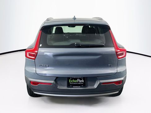 Used 2020 Volvo XC40 T4 Momentum FWD image 7