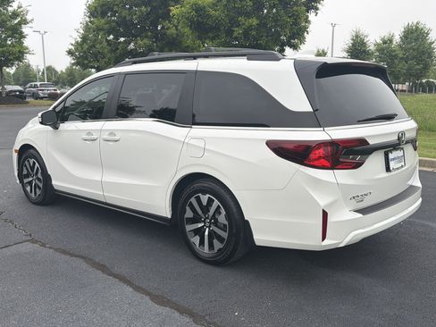 Certified 2026 Honda Odyssey EX-L image 7