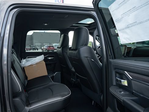 New 2026 RAM 3500 Laramie AWD/4WD image 37