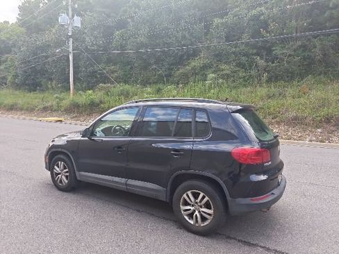 Used 2016 Volkswagen Tiguan S FWD image 4