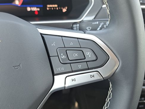 Used 2022 Volkswagen Tiguan SE FWD image 19