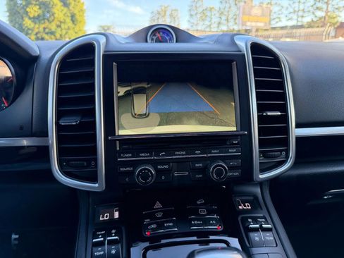 Used 2016 Porsche Cayenne S AWD/4WD image 44