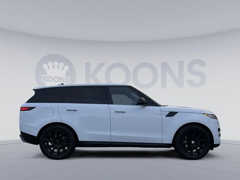 Used 2025 Land Rover Range Rover Sport SE image 7